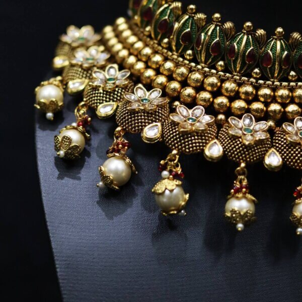 Regal Blossom Jewellery Set - Image 4
