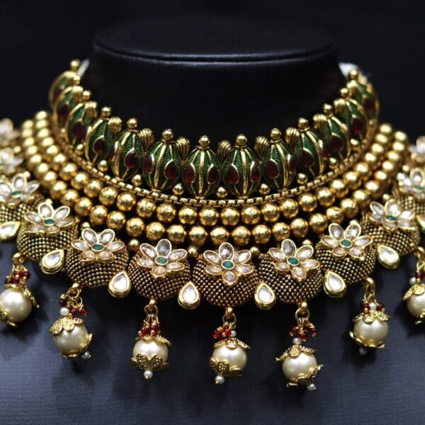 Regal Blossom Jewellery Set