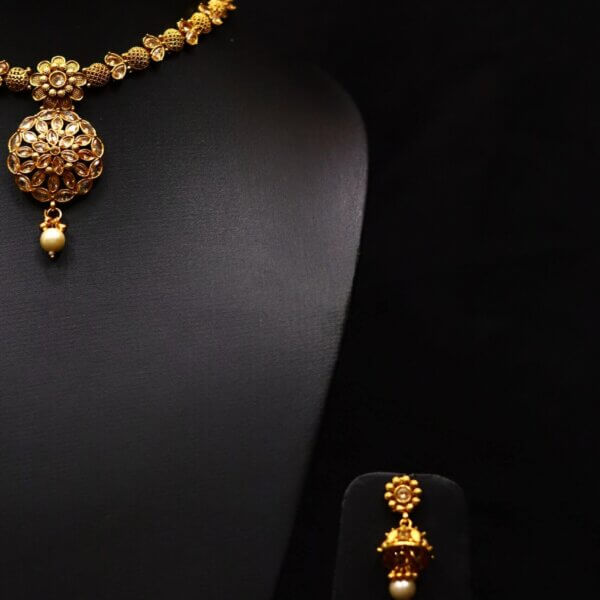 Amara Phool Necklace Set - Image 3