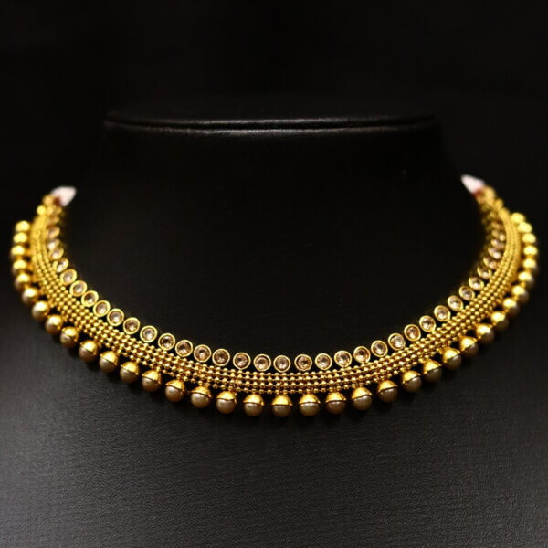 Tarini Close-Neck Set