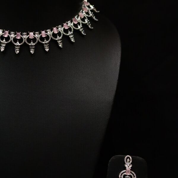 Ravya Gulnaar Set - Image 4